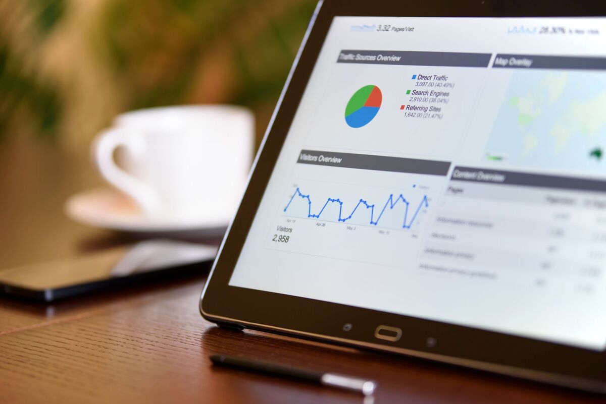 SEO en empresas grandes: cómo conseguir que los cambios se implementen y demostrarlo con Semalt